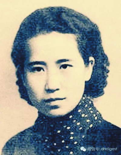 “孤身一人的老舍与单身女作家赵清阁之间,有一段不容后人亵渎以对的感情经历。”这是诗人邵燕祥写下的话。