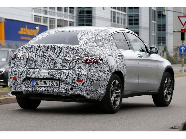 GLC Coupe 뱦X4