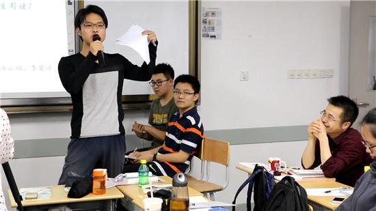 ���������ĸ�����¼Ƭ �Գƽ��������ڵĺ���