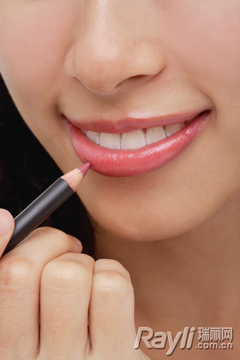 预防唇部“落漆”
