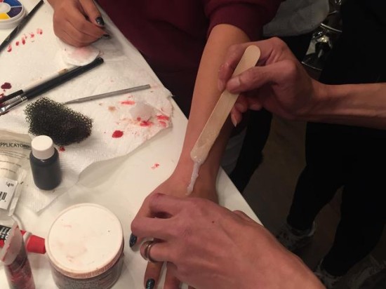 ��ʥ�� | 5���������˿�ױ������Ѫ�Ľ�ʬ���Ǻ���Ѫ��