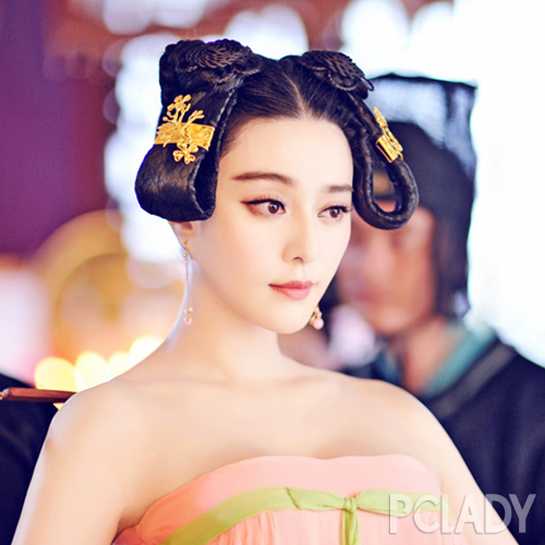 ���������ξ����װ���Ļ������췢�ͳ���Ů������һ