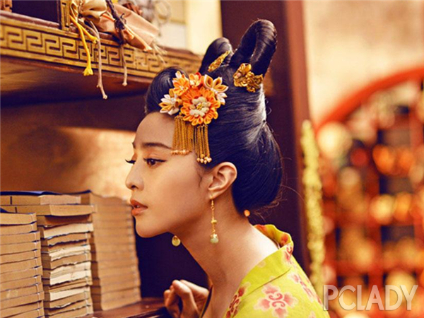 ���������ξ����װ���Ļ������췢�ͳ���Ů������һ