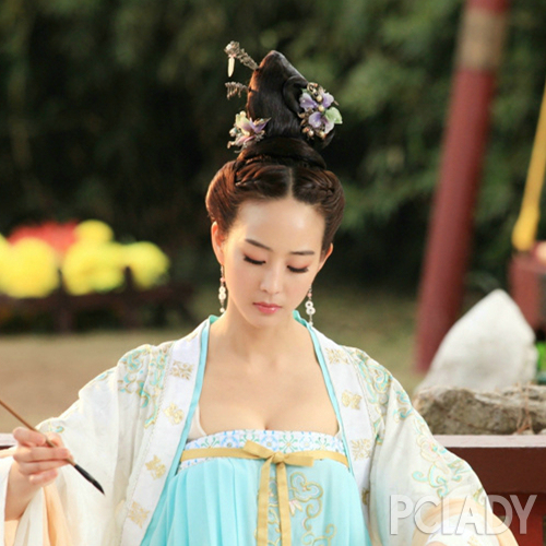 ���������ξ����װ���Ļ������췢�ͳ���Ů������һ