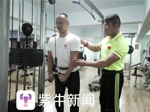 ������·���ڽ�ѧԱ������