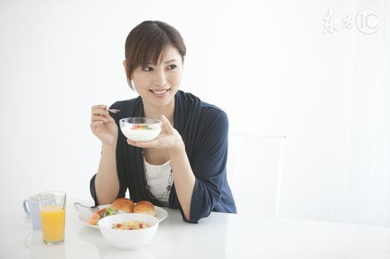 �˴��ϰ����Ů��Խ��Խ��