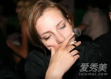 Ů�˳�����8��Σ������С�� �ٳ��̾Ͷ���