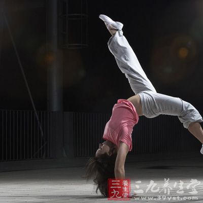 ������Ů�б����Ա�Ů�Ե�����Ҫ��Ķ�