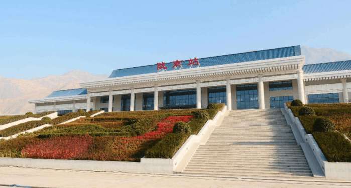 <a href=http://www.cngansu.cn/news/ target=_blank class=infotextkey>甘肃</a>五个豪华火车站,有你熟悉的吗?