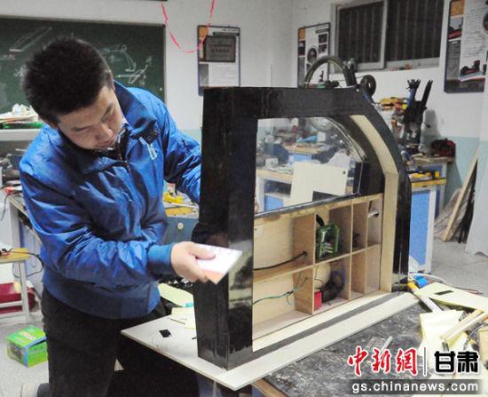 <a href=http://www.cngansu.cn/news/ target=_blank class=infotextkey></a>и߶ѧ쿺ʱ1оŷװãͼΪʵ顣ͼ