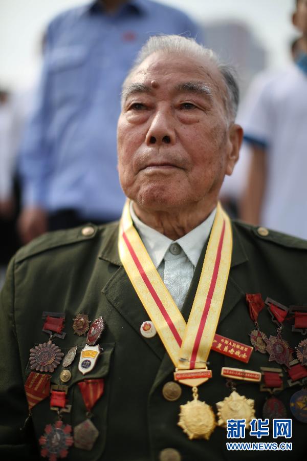 (社会)(4)勿忘九一八撞钟鸣警仪式在沈阳举行