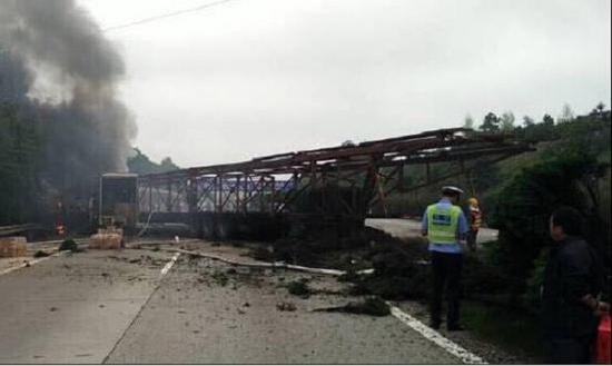 事故现场图。 事故现场图。