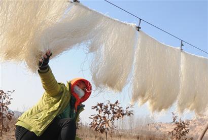 青岛制作粉条老手艺已传承400年 欲申报非遗