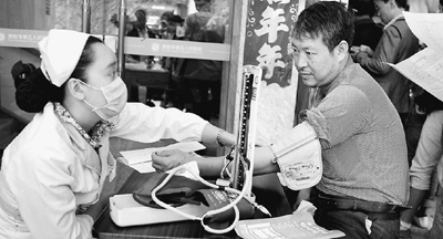 农民工看病还很难:大多数农民工从不做体检 农民工看病还很难:大多数农民工从不做体检