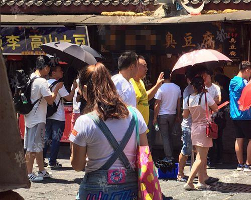 武昌户部巷臭豆腐店出现“排队托”:每天80元