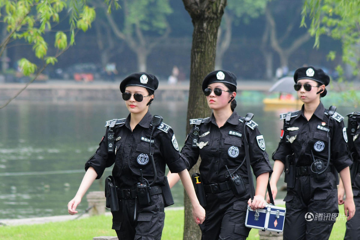 杭州城管组建G20女子巡逻队 装扮炫酷(图) 杭州城管组建G20女子巡逻队 装扮炫酷(图)