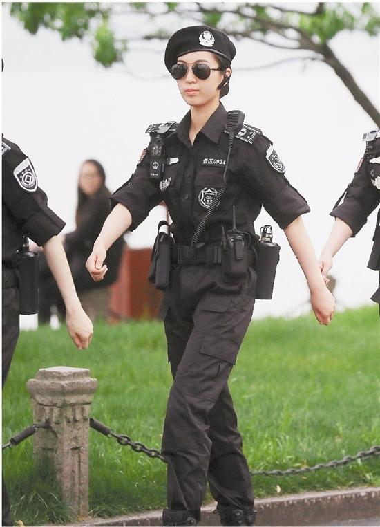 杭州城管组建G20女子巡逻队 装扮炫酷(图) 杭州城管组建G20女子巡逻队 装扮炫酷(图)