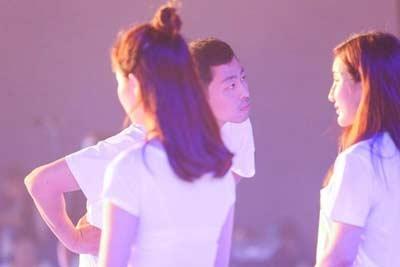 网红脸识别大战 上百张网红照片眼花缭乱