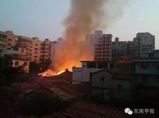 ݸܣȴ峯峯ɫĹʾӣ1998ʮźűȪΪмﱣλסס