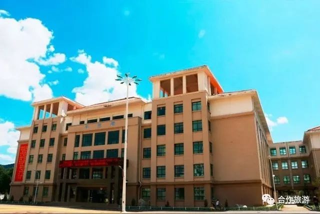 20180424_163419_011.jpg 看草原美少女们是如何开启美颜模式的