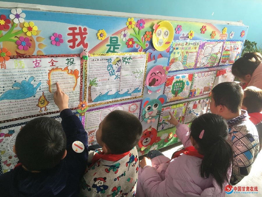 二年级展板2 - 复件(1).jpg