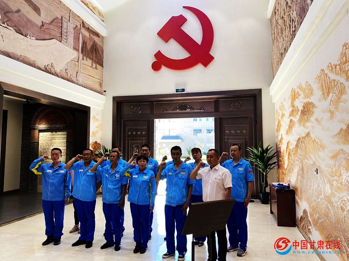 4a5393f390d9e7cfcf90a0e98f18d670.jpg nEO_IMG_这一刻,我无比骄傲照片.jpg