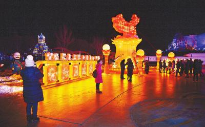 “<a href=http://www.cngansu.cn/news/shizhou/ target=_blank class=infotextkey>中国</a>梦”主题花灯。