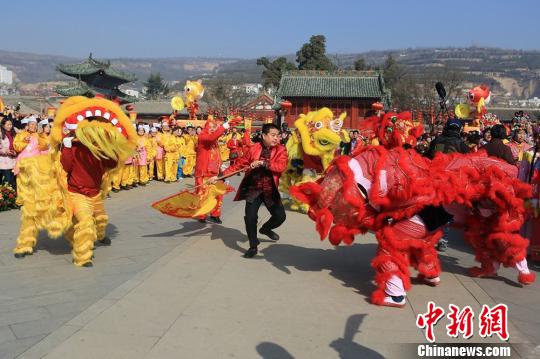图为迎神仪式。 王建玉 摄
