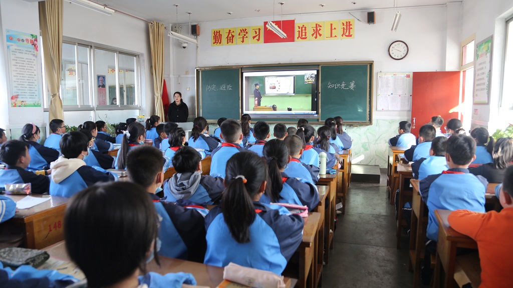 f0b4bc5d9d4c104bb11d5e87d8936ff3.jpg 5.jpg