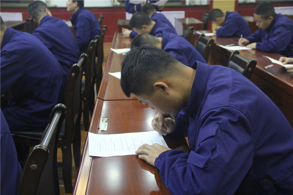 f4e535d3fa9eb739c05ca4c6dfedaf73.jpg 照片 (3).jpg