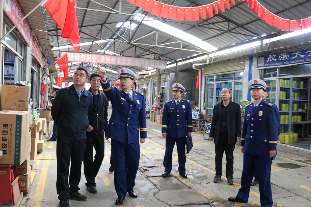 14a0ef9c109fce146d09b1e4478dabf5.jpg 天水支队主动上门服务指导消防安全重点单位火灾隐患整改工作 (4).jpg