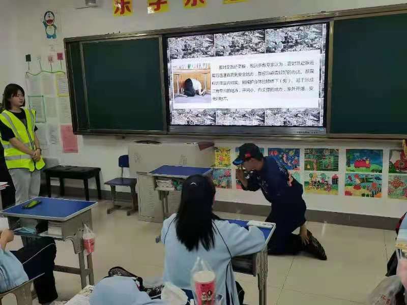 825d5ee874ddb556f330e8b6556645da.jpg 216985545383601390.jpg