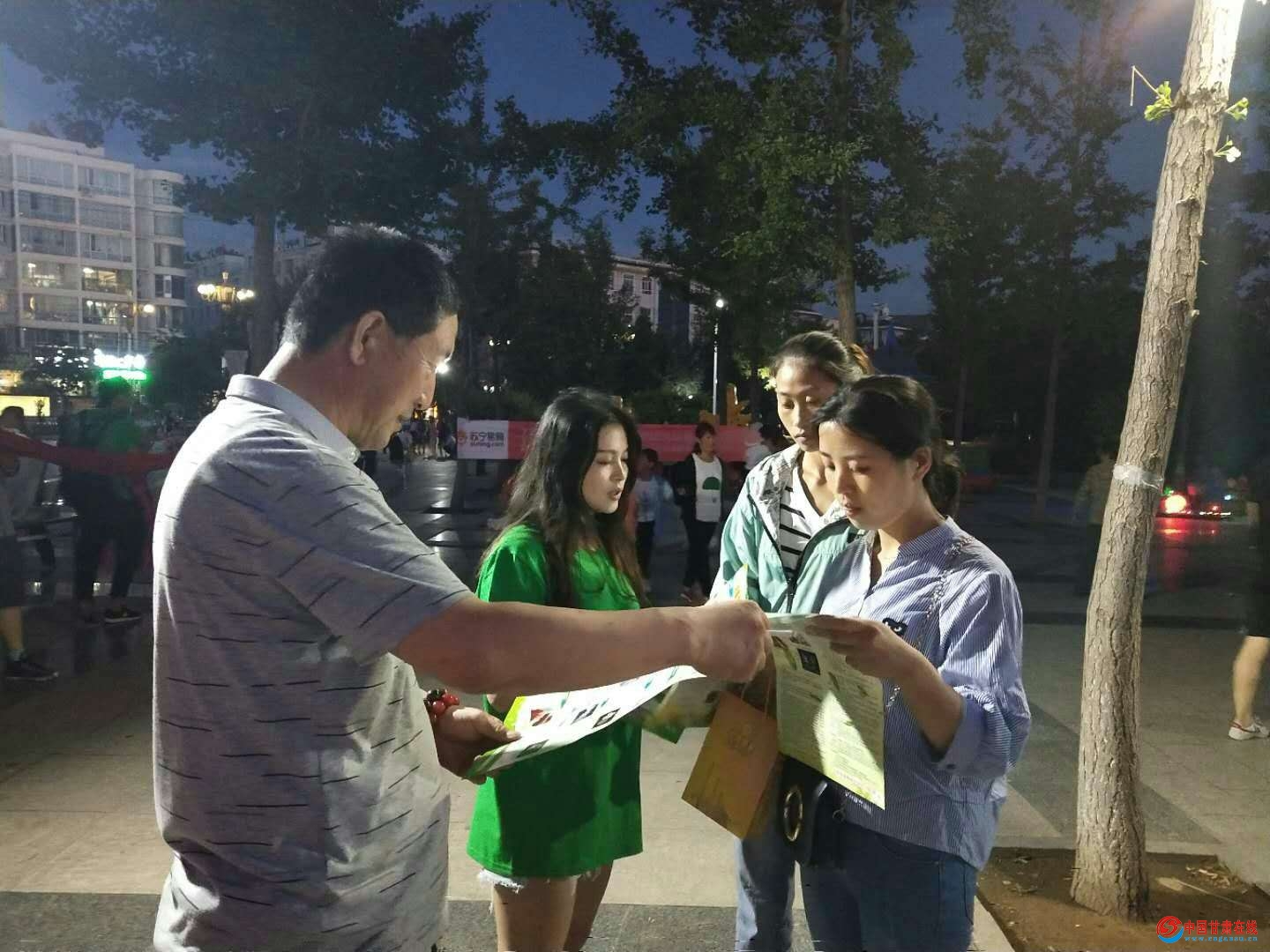 漳县:禁毒宣传进企业 (8).jpg